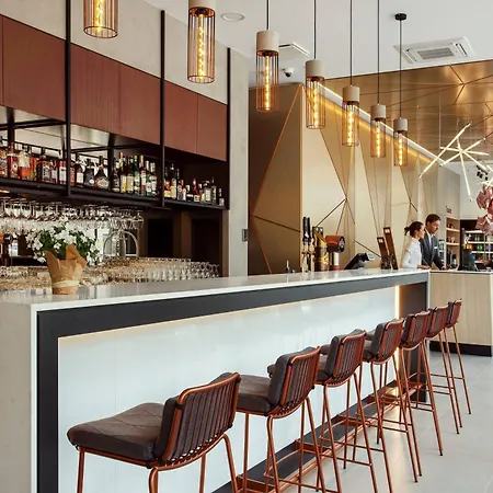 Courtyard By Marriott Vilnius City Center-2